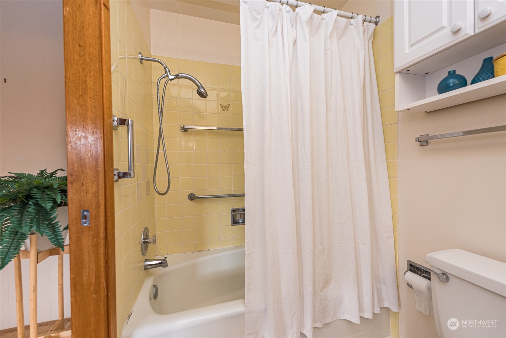 126 Hogans Vista Sequim, WA 98382 - Photo 24 of 40 a bathroom with a shower and a sink