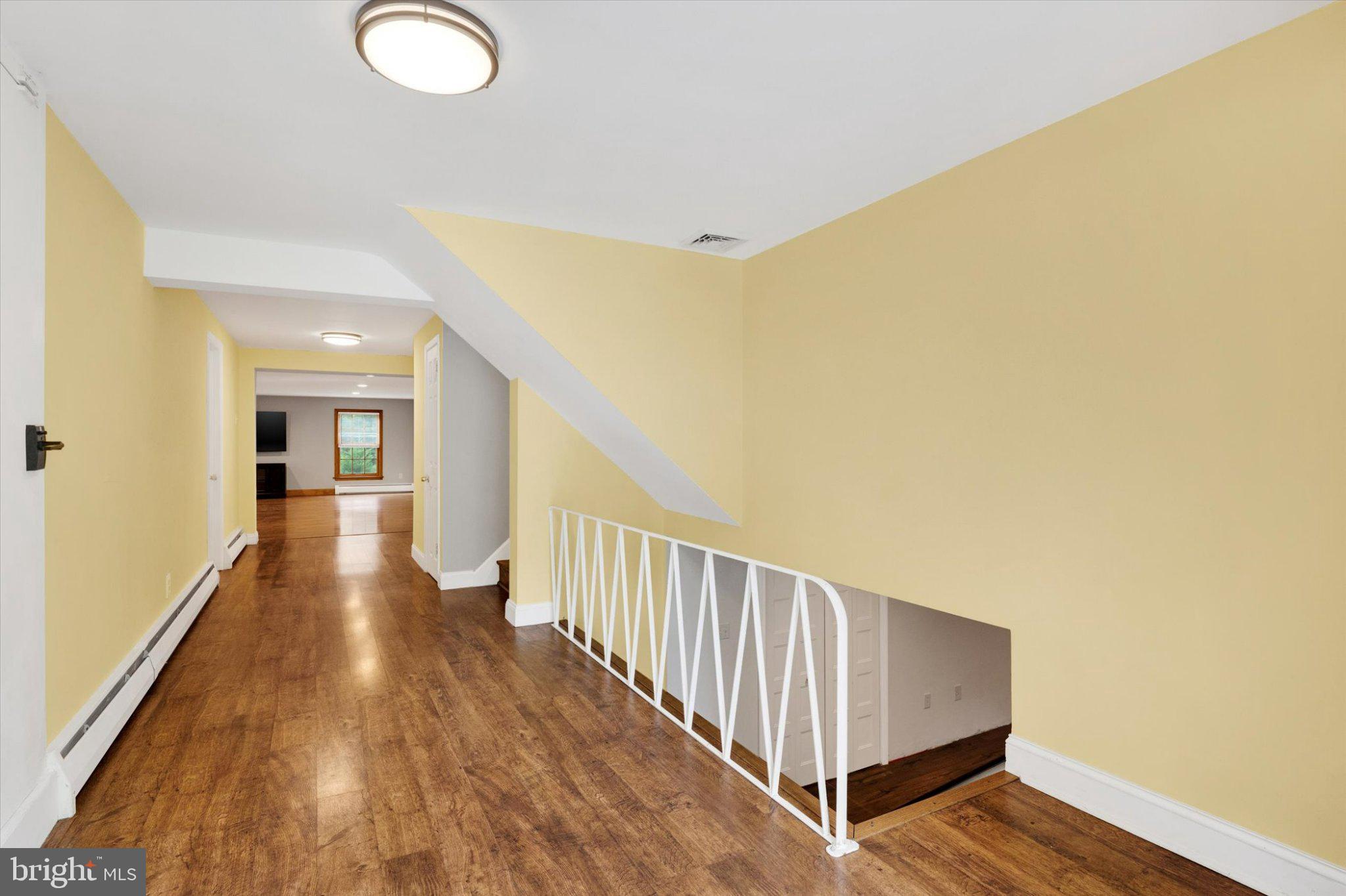 168 Mansion Road Newtown Square, PA 19073 - Photo 7 of 47 Entry Hallway