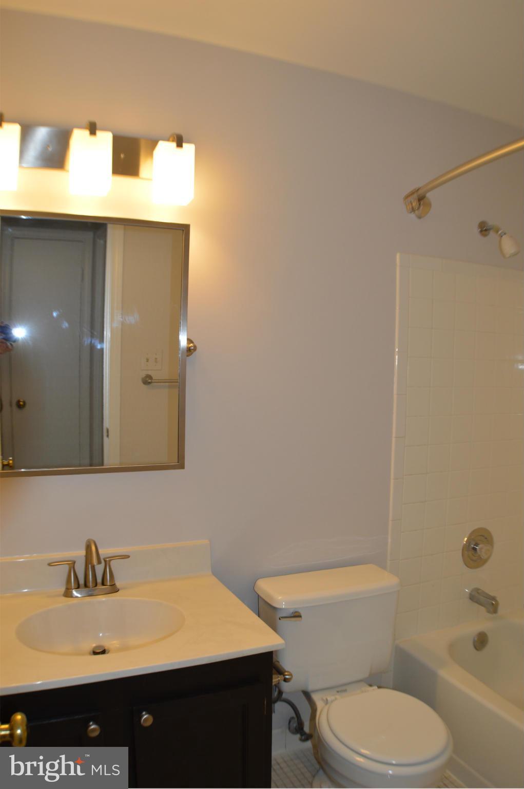 11950 Sentinel Point Court Reston, VA 20191 - Photo 19 of 30 Bath