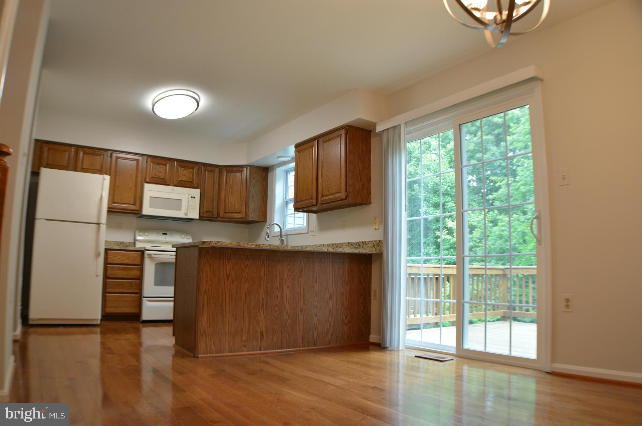 11950 Sentinel Point Court Reston, VA 20191 - Photo 5 of 30 Kitchen