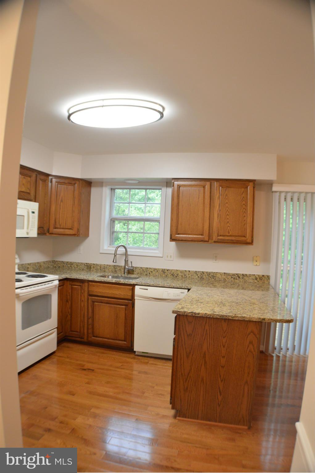 11950 Sentinel Point Court Reston, VA 20191 - Photo 7 of 30 Kitchen