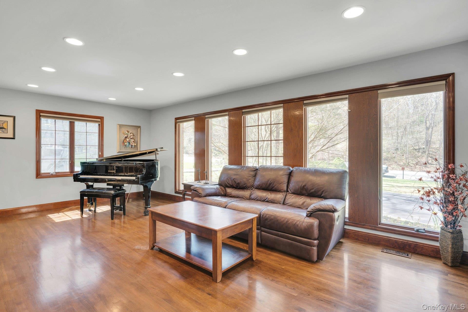12 Bagatelle Road Dix Hills, NY 11746 - Photo 21 of 48