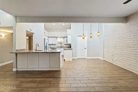 $475,000 | 7840 North 7th Street, Unit 1, Phoenix, AZ 85020