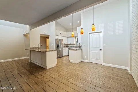$475,000 | 7840 North 7th Street, Unit 1, Phoenix, AZ 85020