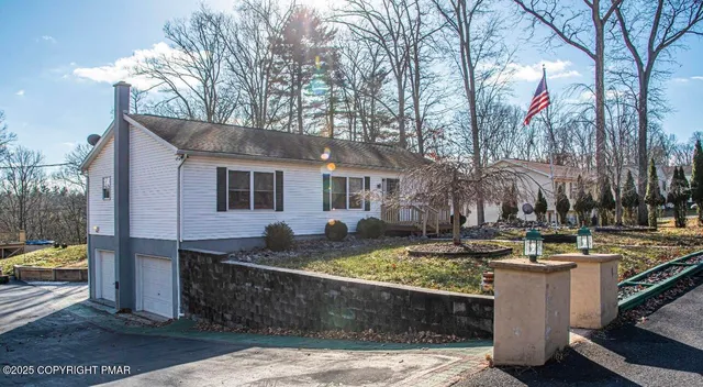 $1,450 | 2656 Woodruff Lane, Unit B, Stroudsburg, PA 18360