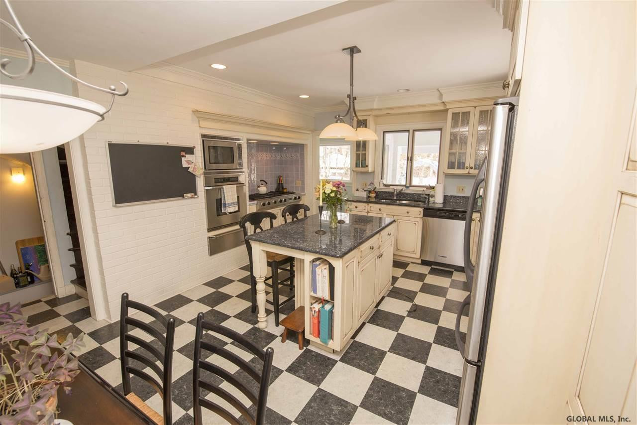 1033 Avon Road Schenectady, NY 12308 - Photo 6 of 24 Photo 6