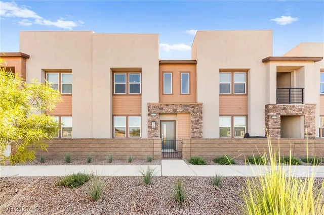 $389,750 | 302 Walsh Peak Avenue, Henderson, NV 89015