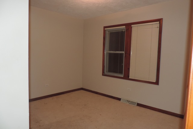 29448 Quigley Road Manhattan, IL 60442 - Photo 9 of 11 a view of an empty room
