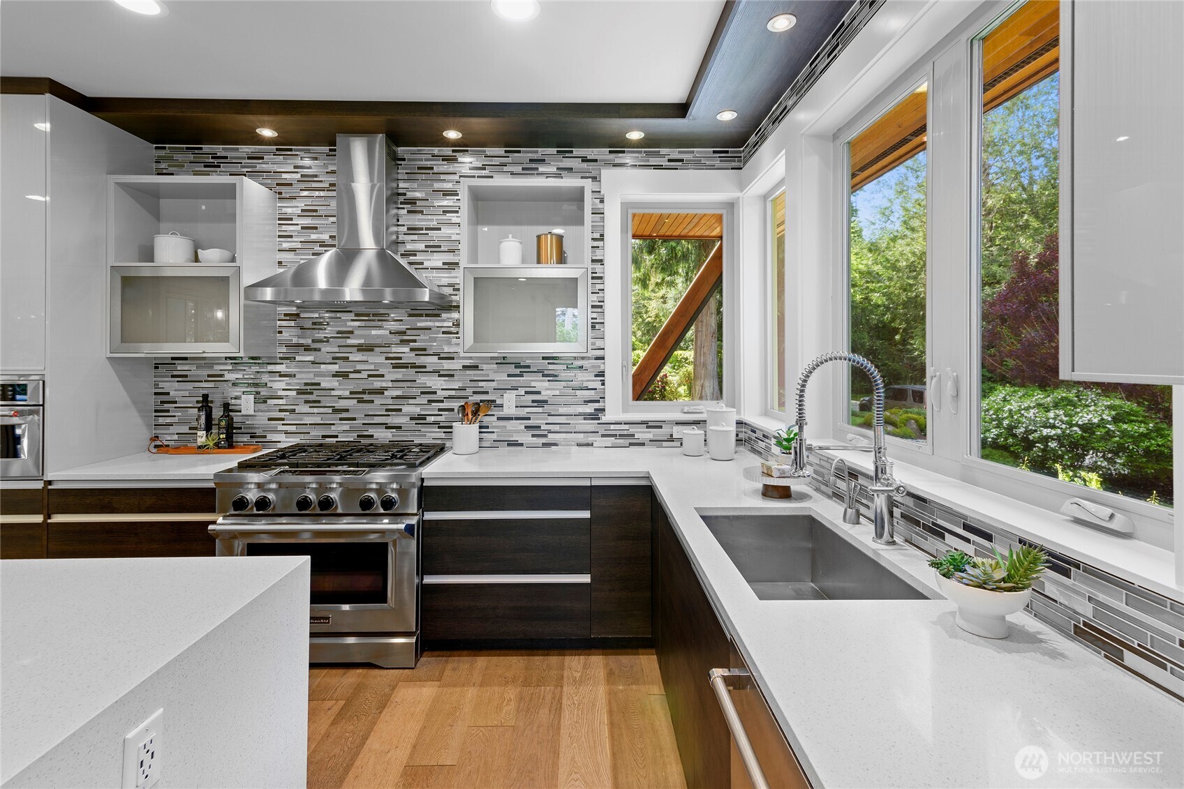8587 Springridge Road Northeast Bainbridge Island, WA 98110 - Photo 15 of 40 Gallery Image 15