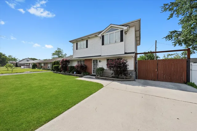 $398,500 | 6315 West 83rd Place, Burbank, IL 60459