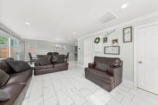 $398,500 | 6315 West 83rd Place, Burbank, IL 60459