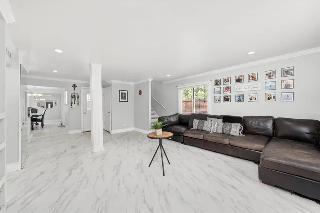 $398,500 | 6315 West 83rd Place, Burbank, IL 60459