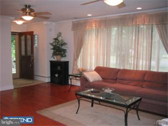 45 Peace Valley Road Chalfont, PA 18914 - Photo 2 of 8 Living Room