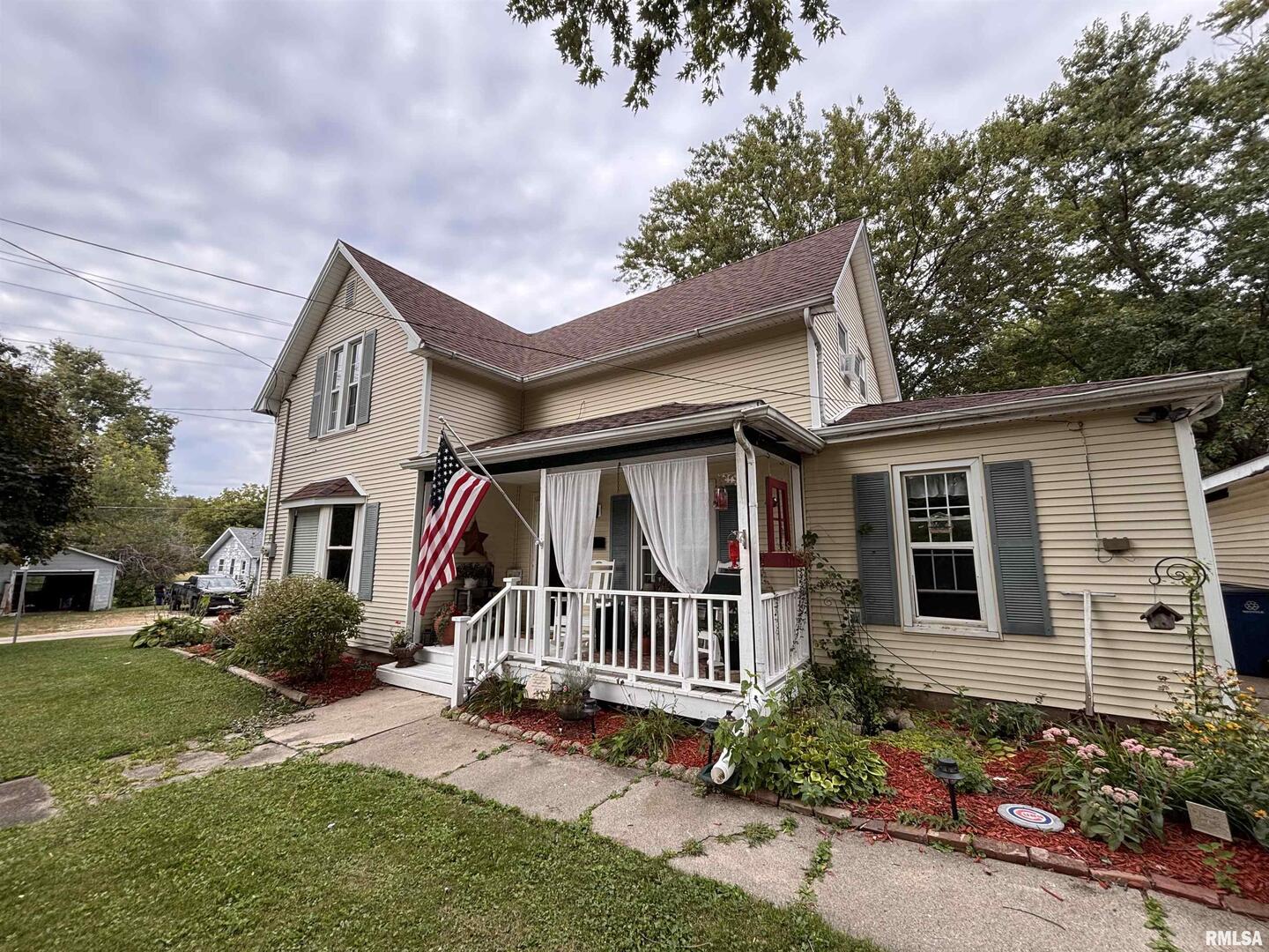 417 Northeast 2nd Avenue Galva, IL 61434 - Photo 8 of 62 a view of a house with a yard
