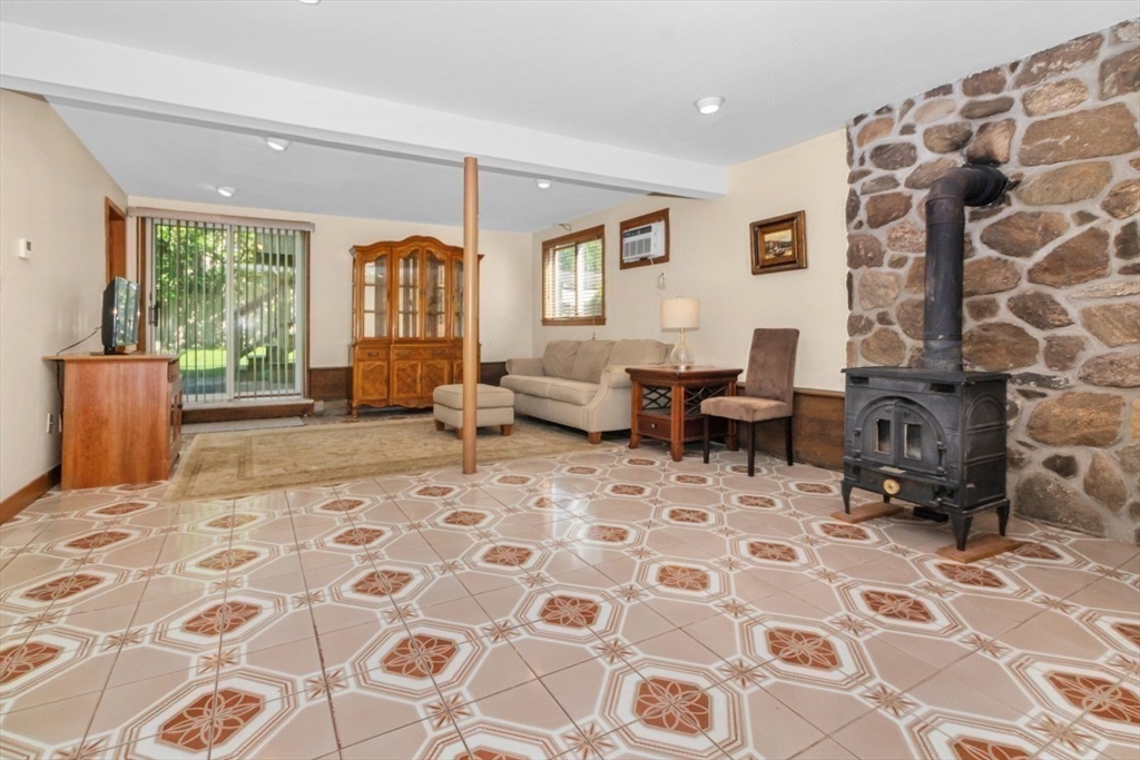 61 Canterbury Road Waltham, MA 02453 - Photo 18 of 30