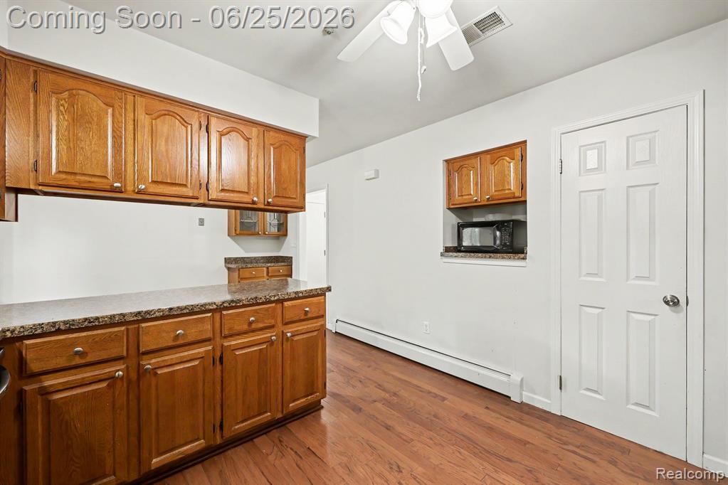 3750 Beach Road Troy, MI 48084 - Photo 10 of 27