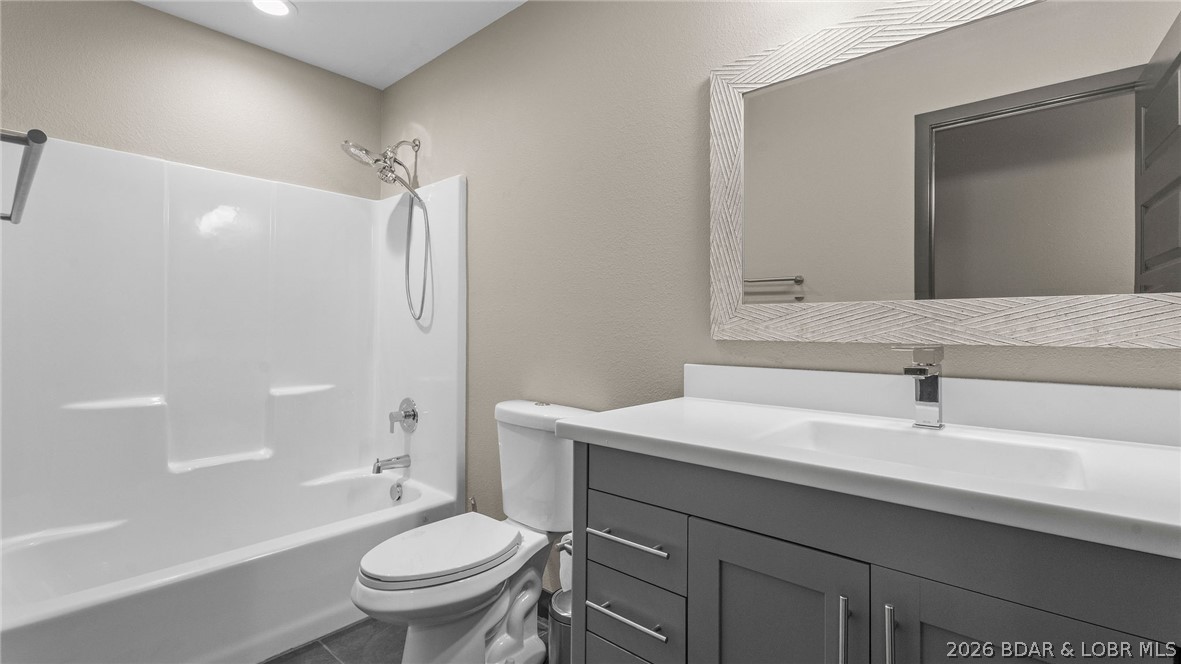 33 Hidden Cave Road Lake Ozark, MO 65049 - Photo 23 of 42 Upstairs full bath