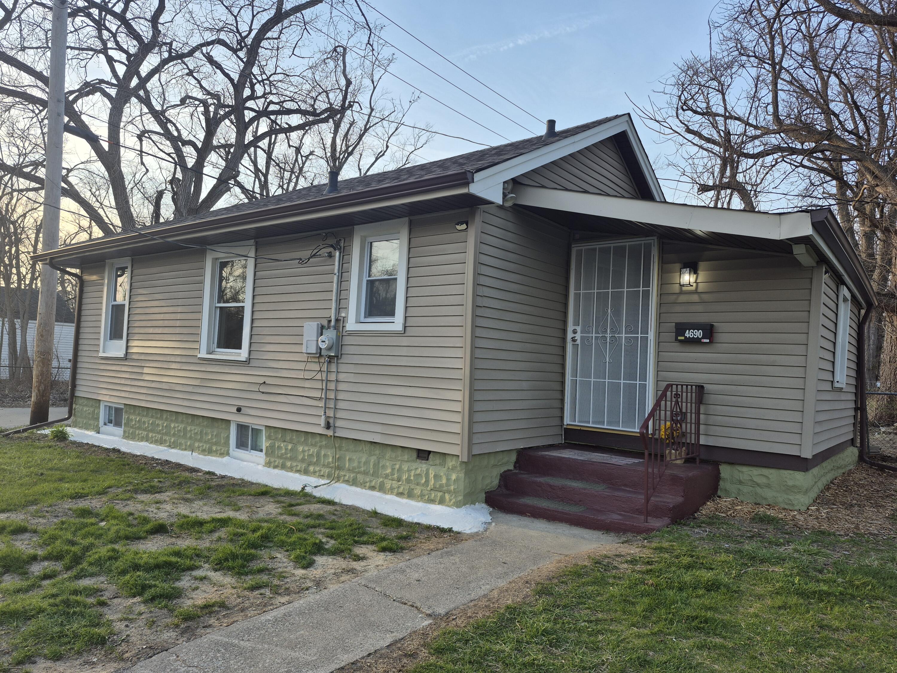 4690 Delaware Street Gary, IN 46409 - Photo 1 of 16 3000x2250