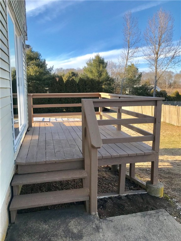 20 South Woody Hill Road Westerly, RI 02891 - Photo 6 of 34 Gallery Image 6