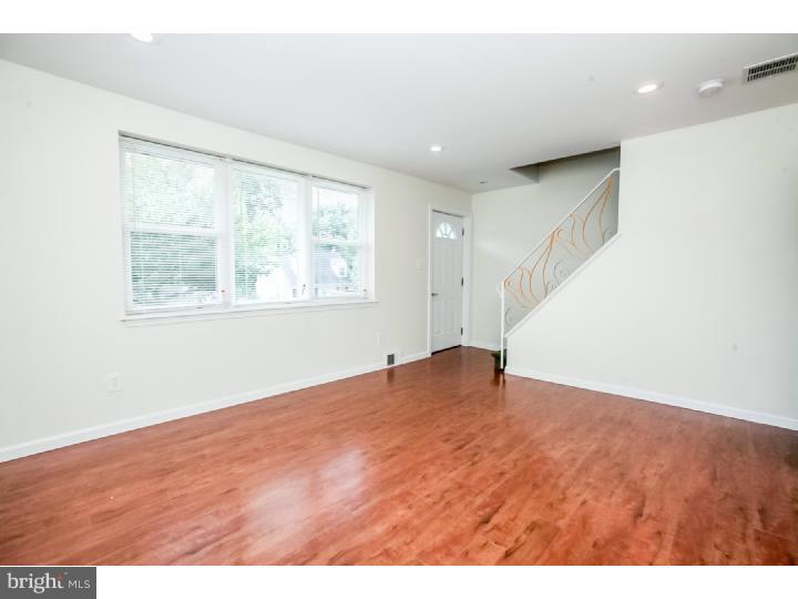 1330 Valley Road Woodlyn, PA 19094 - Photo 4 of 25 Living Room