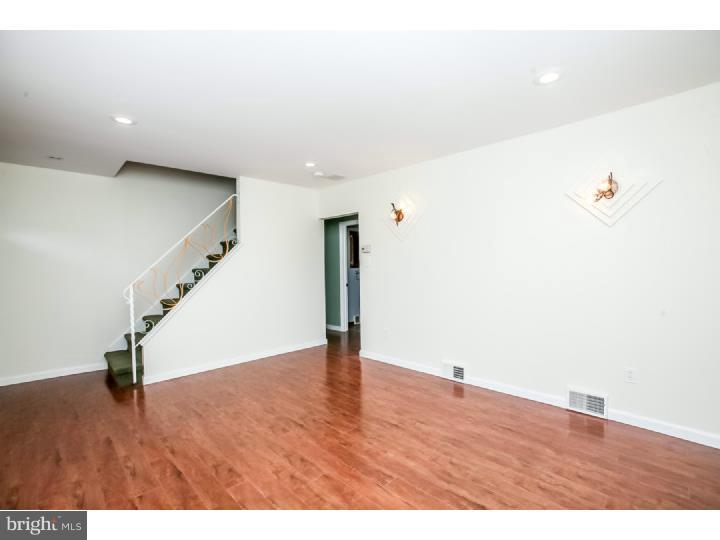 1330 Valley Road Woodlyn, PA 19094 - Photo 5 of 25 Living Room