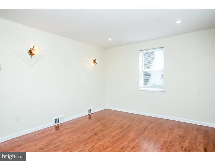 1330 Valley Road Woodlyn, PA 19094 - Photo 7 of 25 Living Room