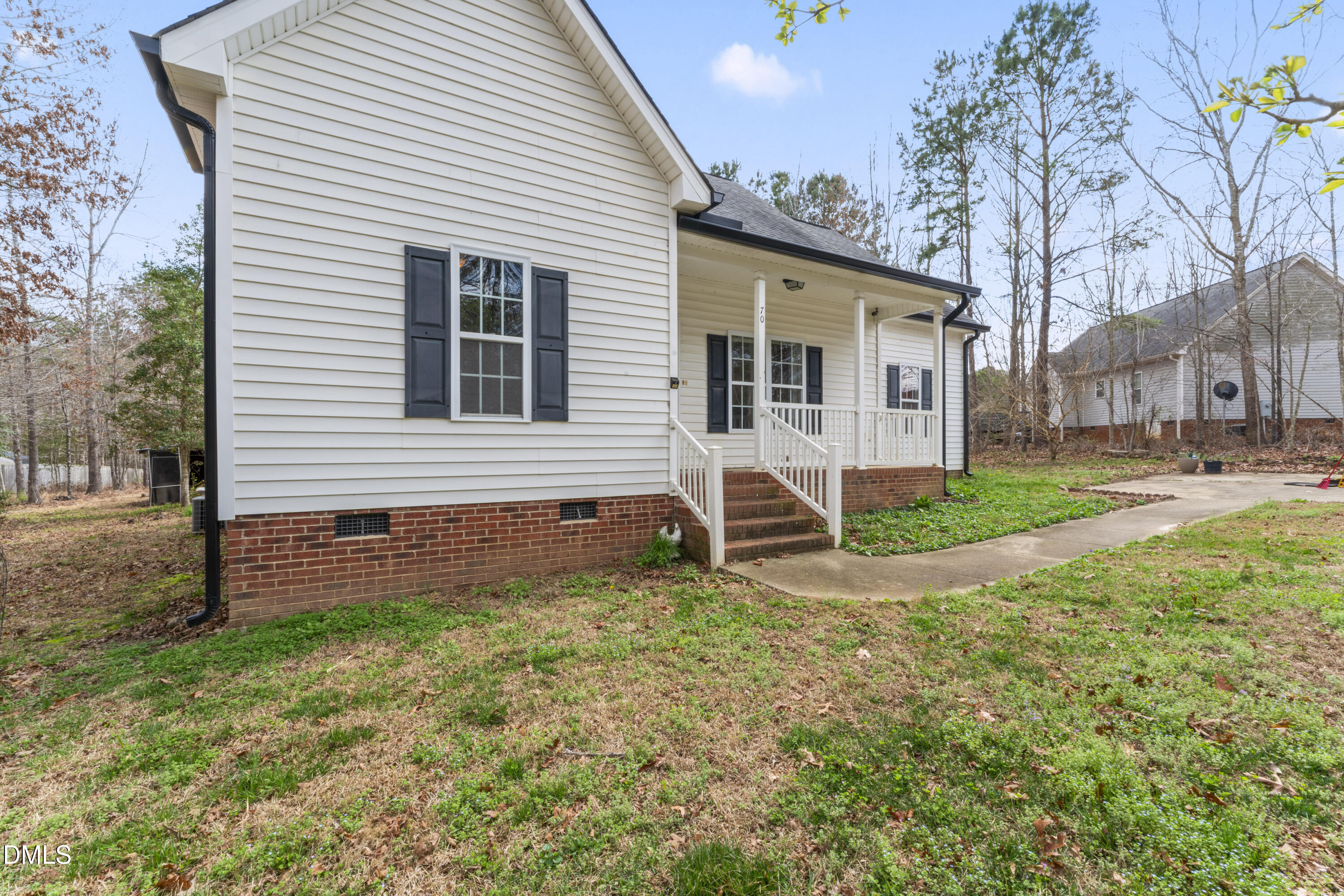 70 Harrison Street Zebulon, NC 27597 - Photo 2 of 47 photos_high_resolution_DSC01170