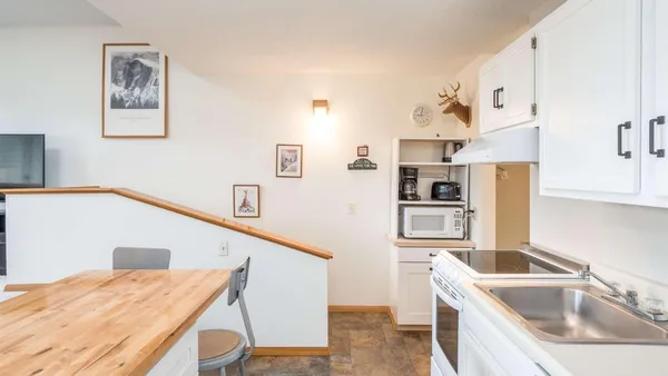 $389,000 | 8 Sunrise Drive, Unit A115, Newry, ME 04261