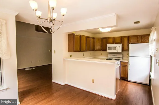 $2,450 | 121 Timberbrook Lane, Unit 304, Gaithersburg, MD 20878