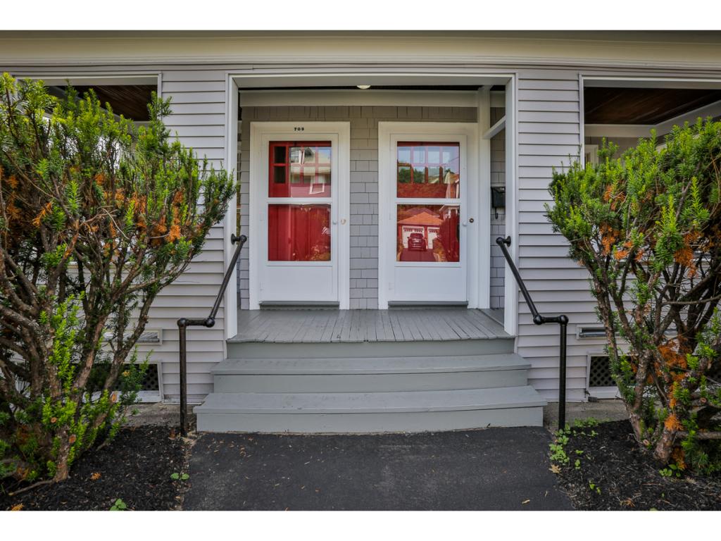 708 Maple Street Manchester, NH 03104 - Photo 5 of 36 Gallery Image 5