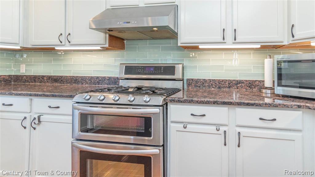 2974 Walbridge Road Rochester Hills, MI 48307 - Photo 32 of 82