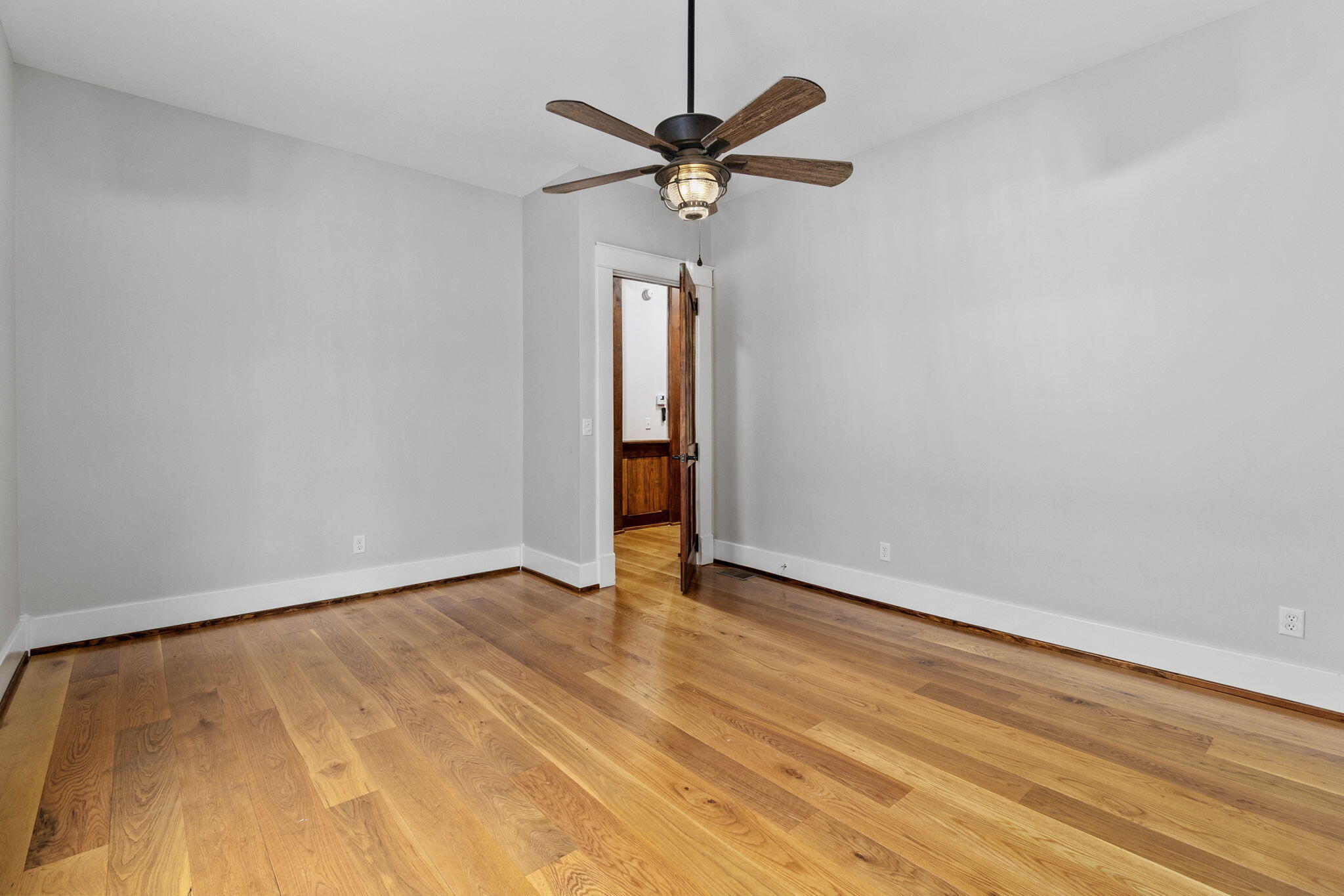 516 Tucker Street Chattanooga, TN 37405 - Photo 35 of 83 37-web-or-mls-IMG_8532