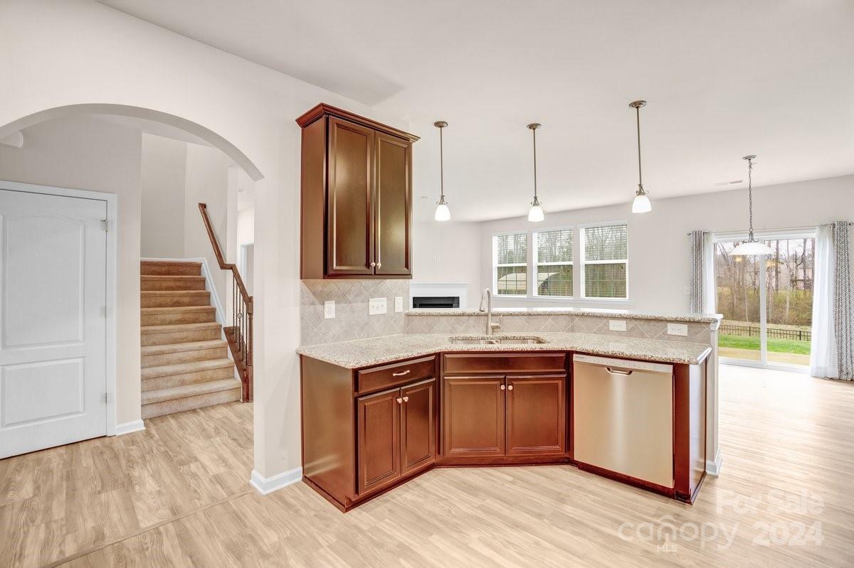 10325 Ebbets Road Charlotte, NC 28273 - Photo 5 of 40 Gallery Image 5