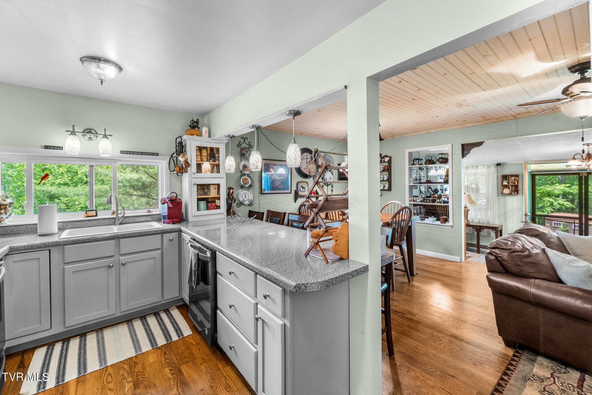 929 Noah Snyder Road Mountain City, TN 37683 - Photo 14 of 46 DSC07923