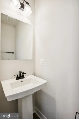 $3,495 | 19753 Green Village Drive, Montgomery Village, MD 20886