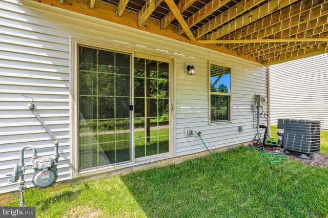 $3,495 | 19753 Green Village Drive, Montgomery Village, MD 20886