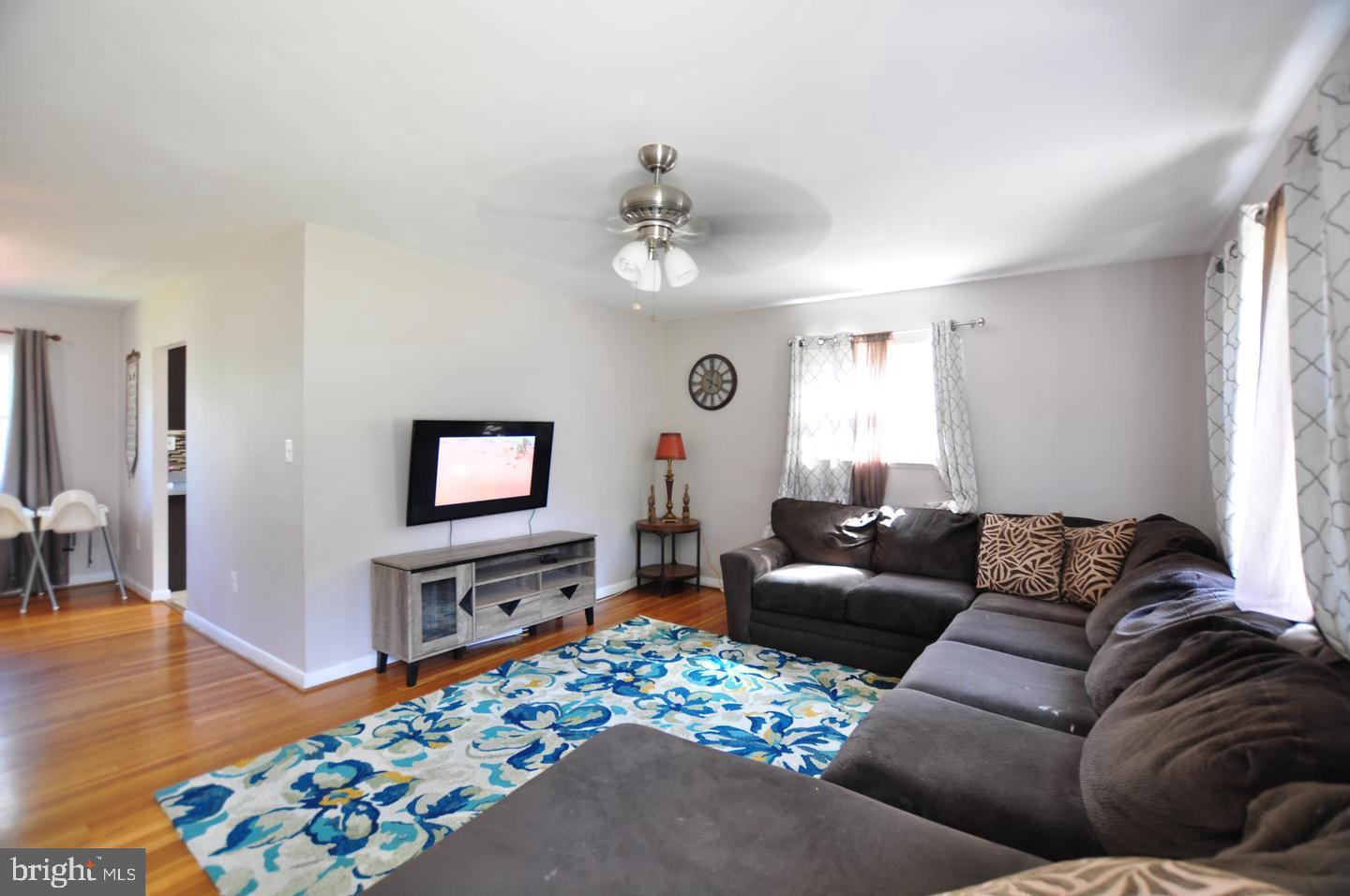 6239 Gilston Park Road Catonsville, MD 21228 - Photo 4 of 10