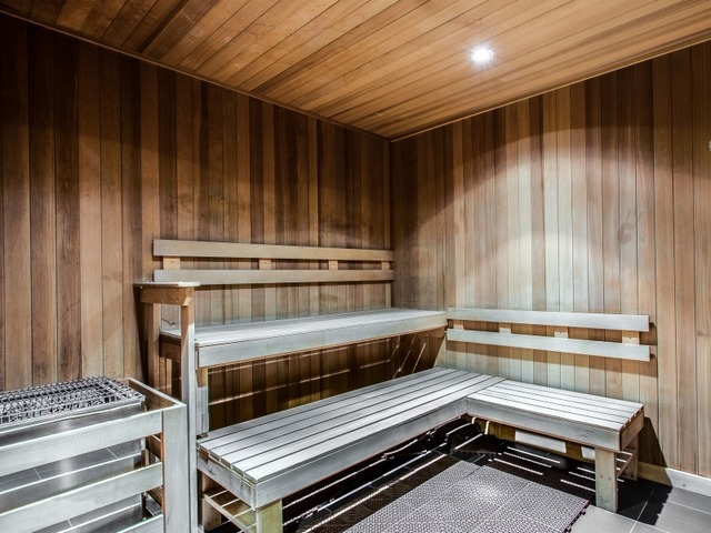 225 North Columbus Drive, Unit 5311 Chicago, IL 60601 - Photo 27 of 36 a bedroom with bunk bed and a window