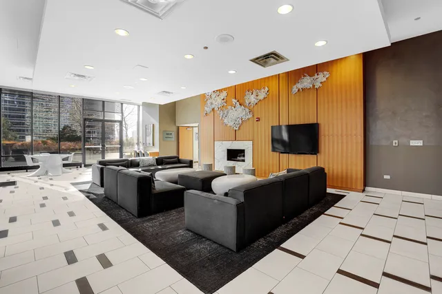 $2,900 | 225 North Columbus Drive, Unit 5311, Chicago, IL 60601