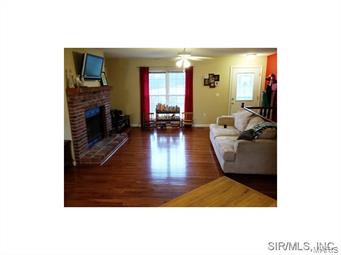 211 South Liberty Road Troy, IL 62294 - Photo 4 of 24 Gallery Image 4