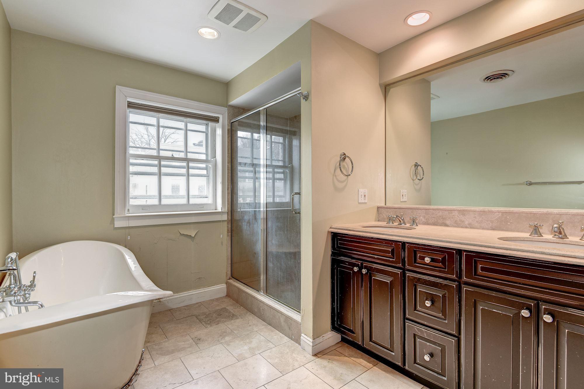 2210 R Street Northwest Washington, DC 20008 - Photo 13 of 29 Bath 3 - Upper Unit