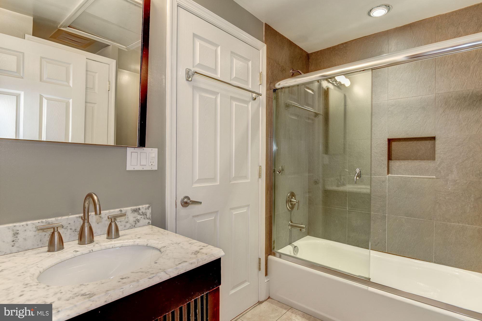 2210 R Street Northwest Washington, DC 20008 - Photo 20 of 29 Bath 1 - Main Unit