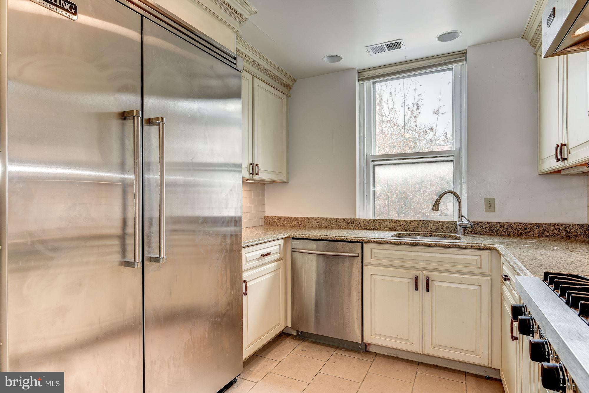 2210 R Street Northwest Washington, DC 20008 - Photo 6 of 29 Kitchen - Upper Unit