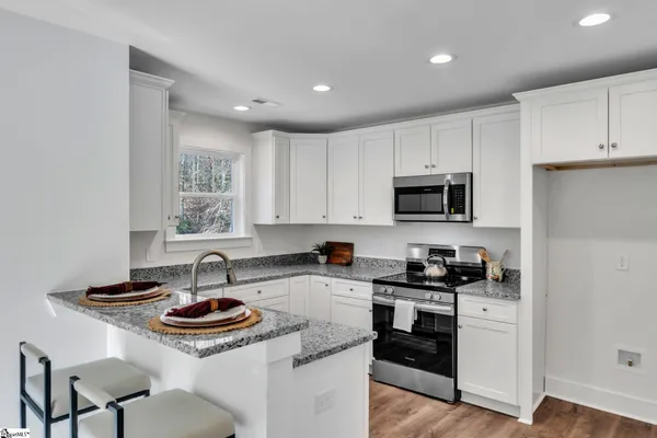 $238,500 | 402 Woodland Circle, Belton, SC 29627