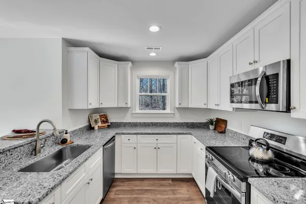 $238,500 | 402 Woodland Circle, Belton, SC 29627