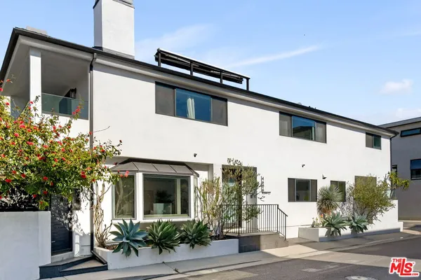 $18,000 | 4606 Roma Court, Marina del Rey, CA 90292