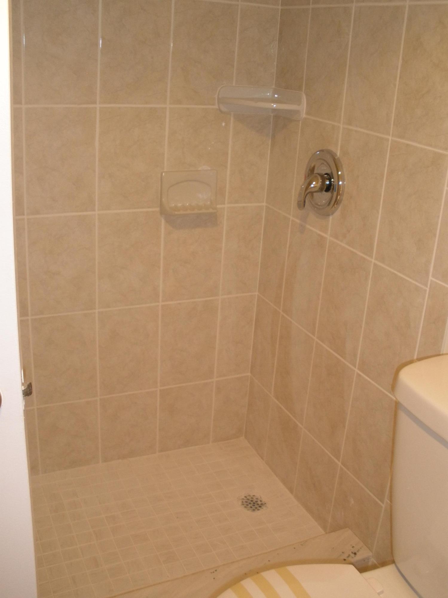 216 Fanshaw Drive, Unit F Boca Raton, FL 33434 - Photo 10 of 13 Bath