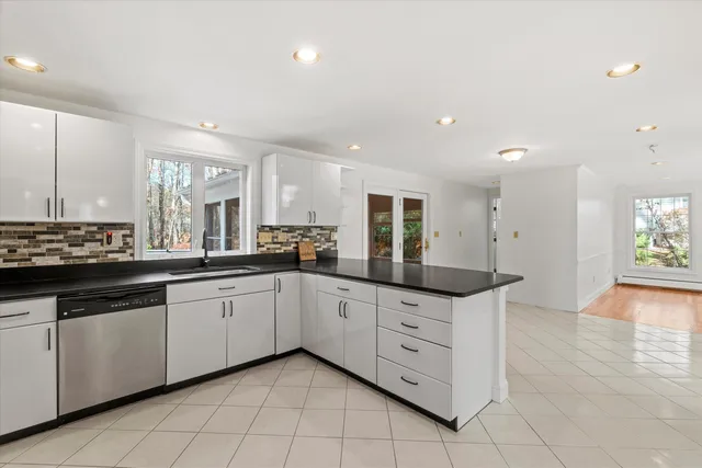 $779,000 | 18 Julia Drive, Hooksett, NH 03106