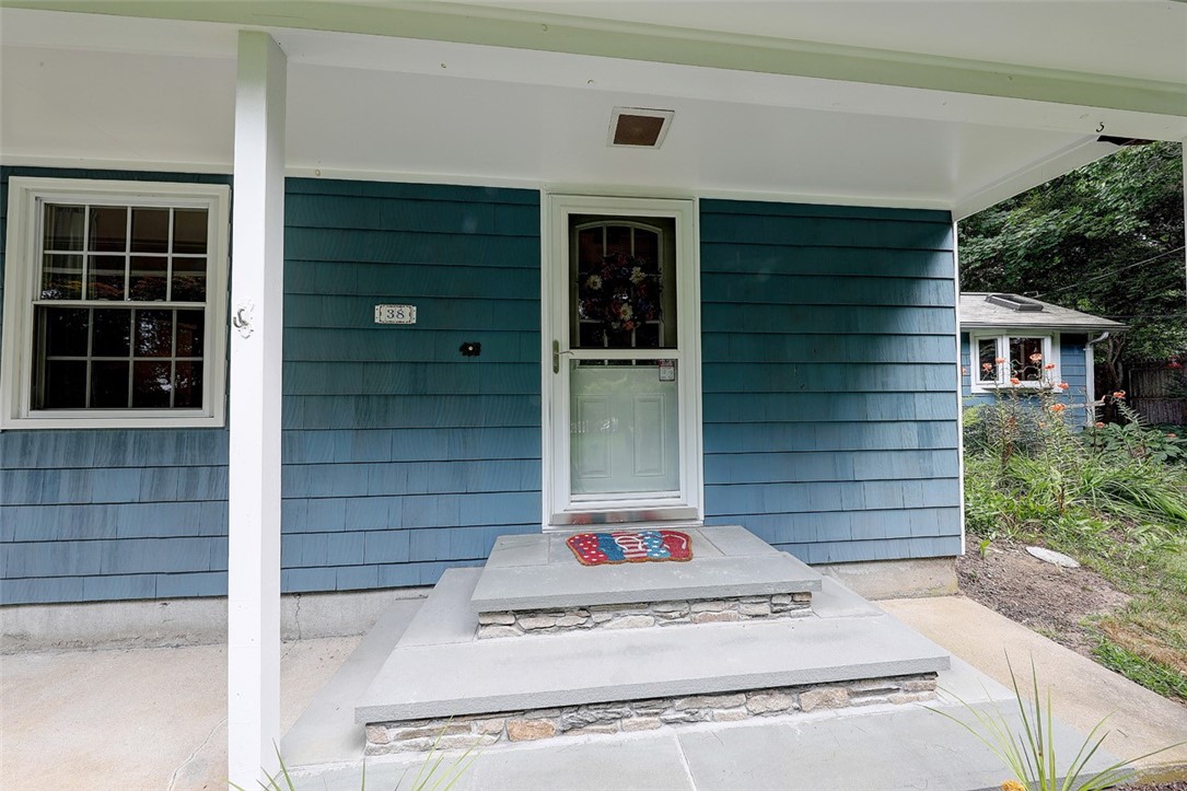 38 Langworthy Road Westerly, RI 02891 - Photo 4 of 44