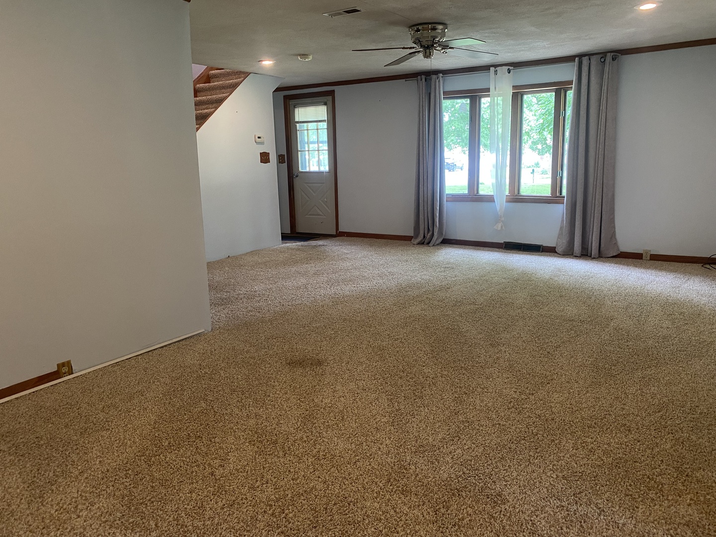 25000 Como Road Sterling, IL 61081 - Photo 5 of 25 a view of an empty room with a window